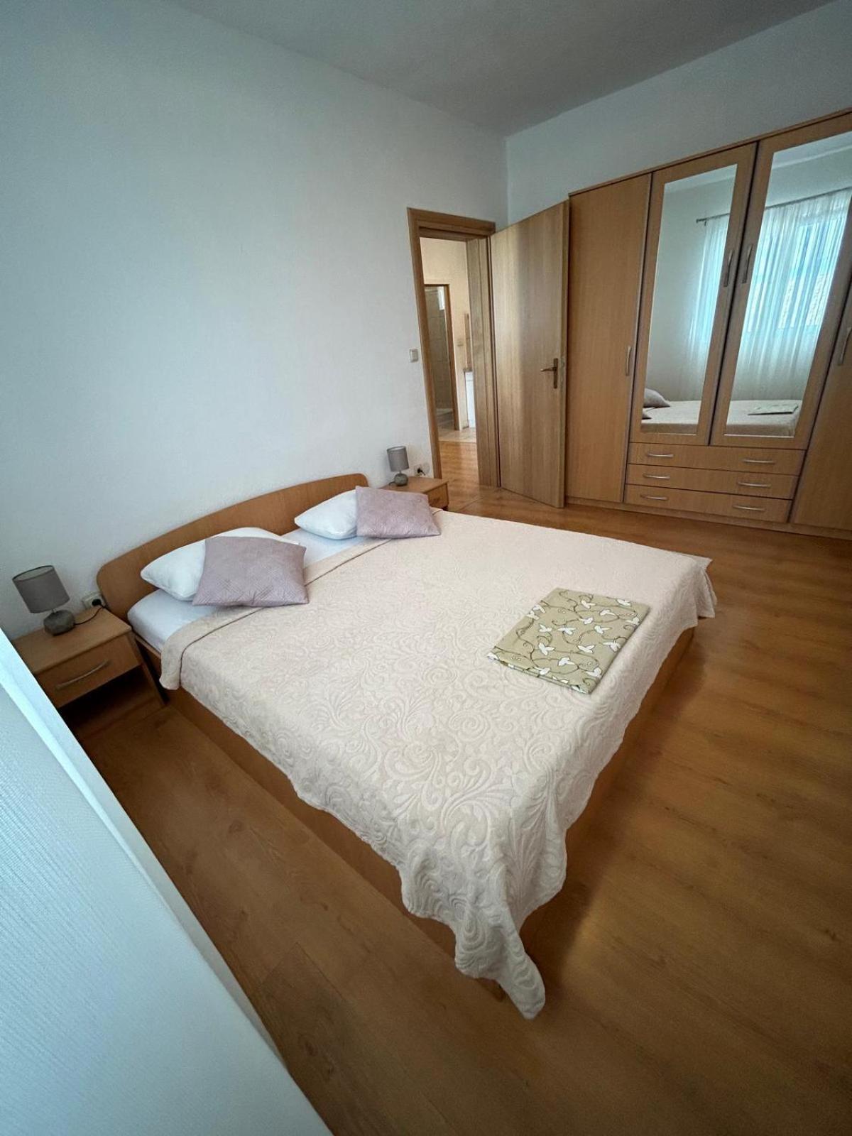טרוגיר Apartmani Grgic מראה חיצוני תמונה